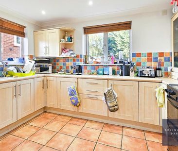 1 bedroom in a house share to rent - Photo 3