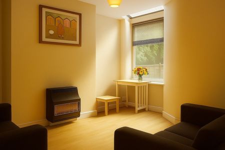 4 Bed Terraced House, Filey Road, M14 - Photo 2