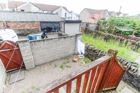 King Street, Treforest, Pontypridd - Photo 2