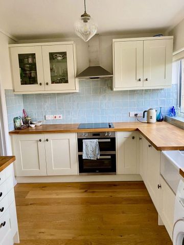 3 bedroom semi-detached house to rent - Photo 5