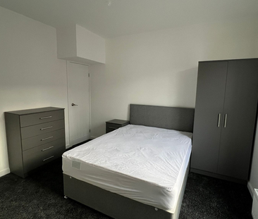 1 bedroom in a house share to rent - Photo 4