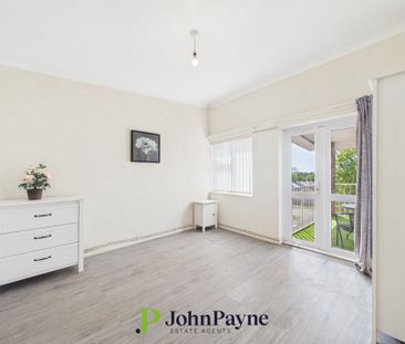 Charminster Drive, Styvechale, Coventry, CV3 5AA - Photo 4
