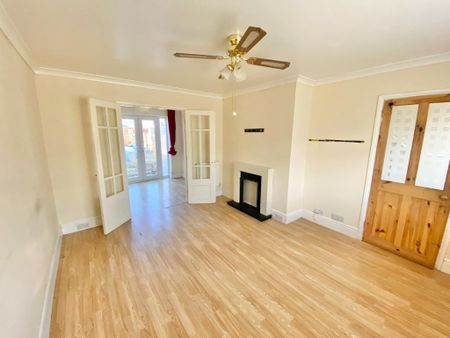 3 bedroom terraced house to rent - Photo 4