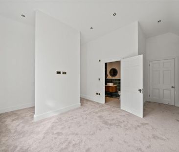 6 bedroom detached house to rent - Photo 5