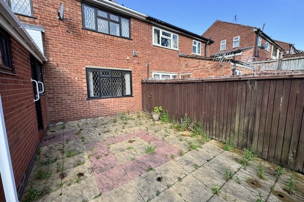 Central Drive, DUDLEY - Photo 1