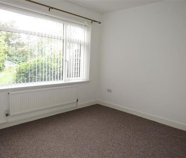 Spencer Avenue - Photo 1