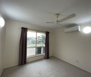 Lowset home on hill close to sporting club and school - Photo 6