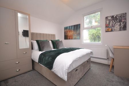 1 bedroom Flat To Let - Photo 3