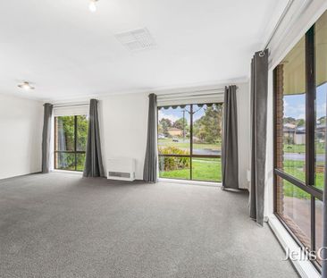19 Bradby Avenue, Mount Clear, Vic 3350 - Photo 6