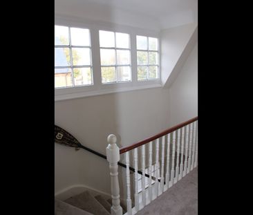1 Bed Flat, Vereker Road, W14 - Photo 1