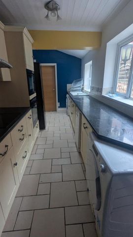 4 bedroom terraced house to rent - Photo 5