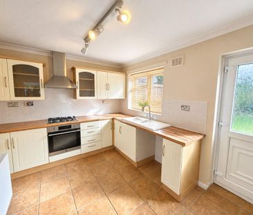 2 bedroom semi-detached house to rent - Photo 4