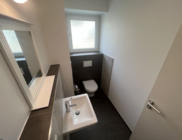 Hochwertige Wohnung mit Terrasse, Wellness im Haus, nähe Rhein! - Photo 1