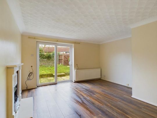 2 bedroom end of terrace house to rent - Photo 1