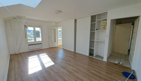 Appartement 1 pièces 35m2 REIMS 519 euros - Photo 2