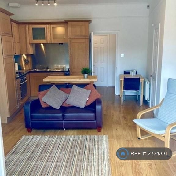 Studio to rent - Photo 1