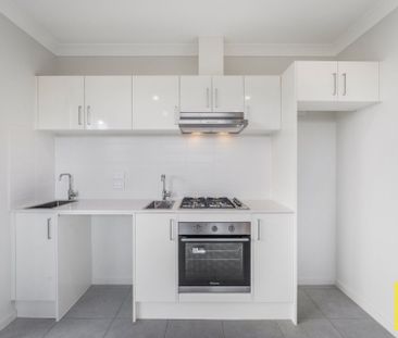 Stylish & Low-Maintenance 1 Bedroom Granny Flat |(Enter 376 Tenth A... - Photo 4