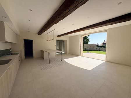 Location Maison 9 pièces 371m² CHAPONOST 69630 - Photo 3