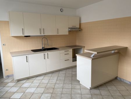 Location Appartement 4 pièces 104m² - Photo 4