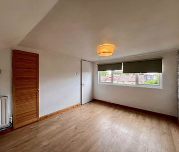 Guide Price £2,500 pcm - Available Now - Part Furnished - Photo 5