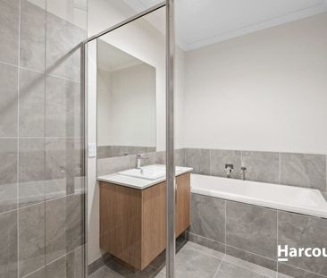 Brand-New Family Home in a Quiet Court Close to Everything - Photo 5