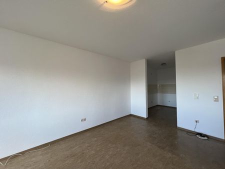 ACHTUNG REGISTRIERUNG BEI DER STADT NÖTIG! Nur für Gießener Seniorinnen & Senioren: Gemütliche und helle 2 Zimmer-Wohnung mit Balkon, Curtmannstr. 38, Gießen - Foto 3