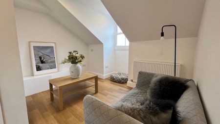 6 Bed Student Accommodation - Photo 2