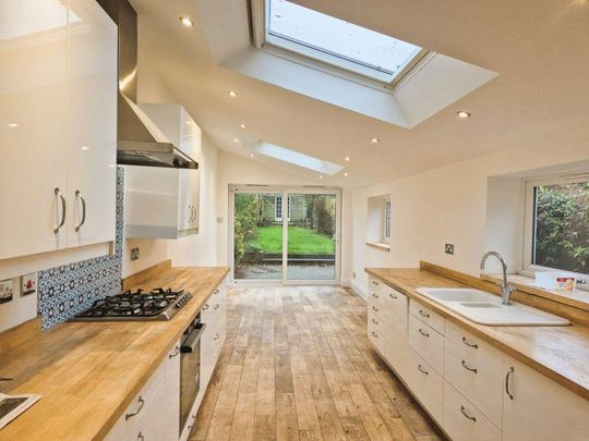 2 bedroom terraced house to rent - Photo 1