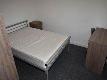 4 bedroom house to rent - Photo 3