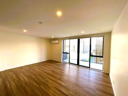 Specious 2beds apartment in flat bush - Photo 3