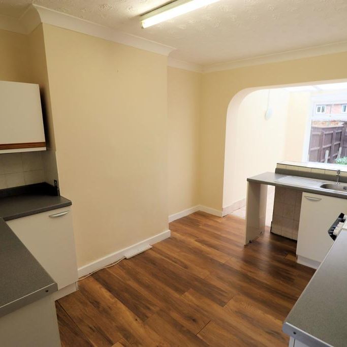 3 bedroom terraced house to rent - Photo 1