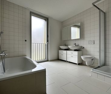 Moderne 3.5-Zimmerwohnung an zentraler Lage - Photo 4