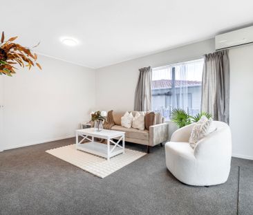 3 Bedrooms on Kennington Dr - Photo 2