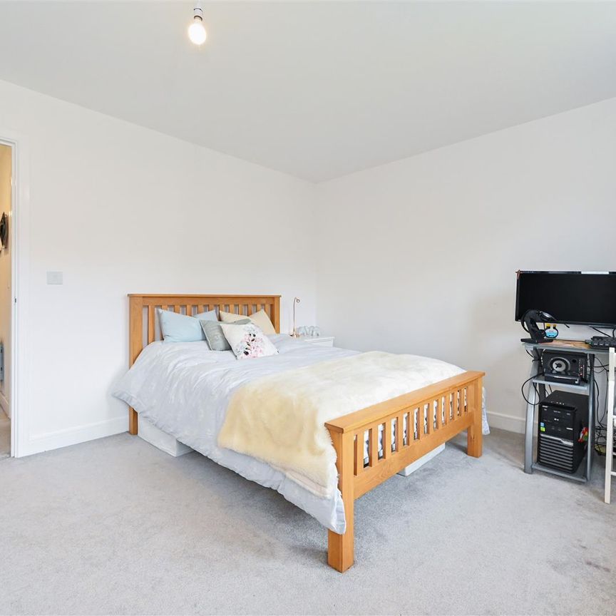Squires Grove, Eastergate, PO20 3AY - Photo 1
