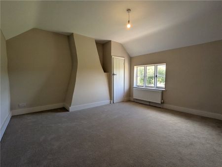 A lovely, newly refurbished 3 bed property in Cheriton offering 3 bedrooms, kitchen/dining area and living room. With good size garden and beautiful views. - Photo 5