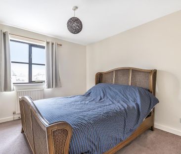 2 bedroom end of terrace house to rent - Photo 5