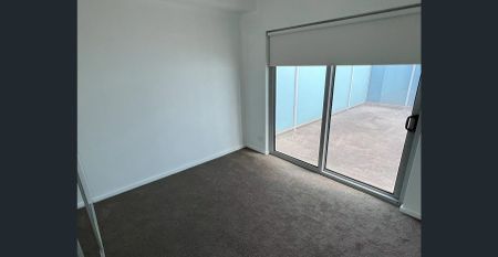 Newly renovated 3 Bedroom Apartment - Photo 5