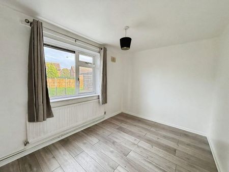 4 bedroom terraced house to rent - Photo 3