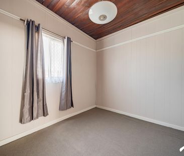 215 Sevenoaks Street, CANNINGTON WA 6107 - Photo 4