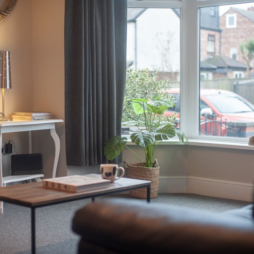 Hi-Spec House share! 🙌 Room 3 - Double En-Suite - Photo 1