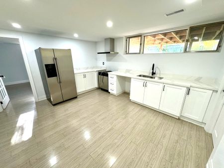 For Lease - 2 Ptarmigan Crescent, Toronto, Ontario - Photo 4