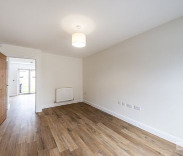 Tatterpool Close, Solihull, Shirley - Photo 1