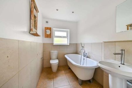 Latchmere Road, Battersea, SW11 - Photo 3