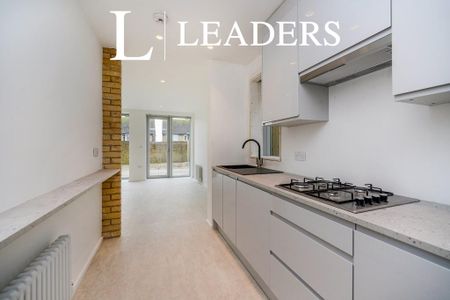 3 bedroom detached house to rent - Photo 5