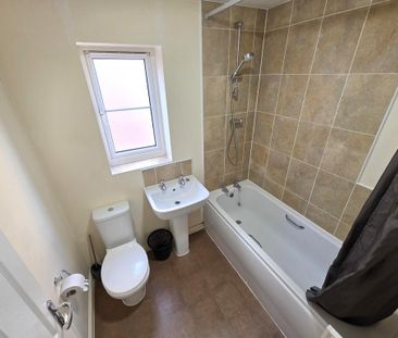 2 bedroom semi-detached house to rent - Photo 3