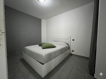 Location Appartement 2 pièces 32m² NIMES 30000 - Photo 2