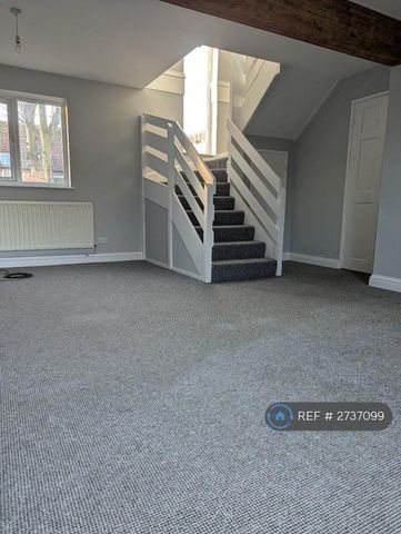 3 bedroom semi-detached house to rent - Photo 3