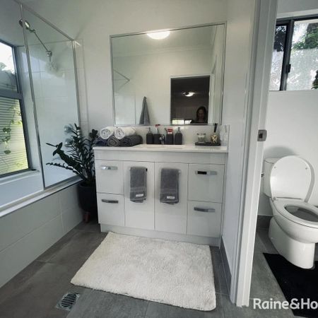 Furnished Studio Apartment Close to Shops, Beaches, Parklands and CBD - Photo 3