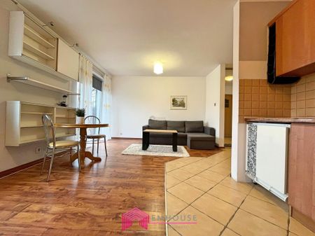 Na wynajem kawalerka w centrum miasta Koszalin położona na 2 piętrze w nowszym budownictwie. Miesz - Zdjęcie 4