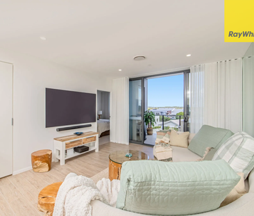 Luxury Living Awaits - Stylish 3-Bedroom Apartment in Hope Island R... - Photo 2